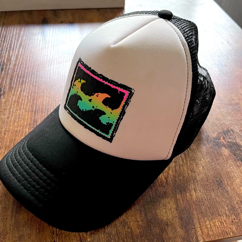 Billabong black foam trucker snap back hat